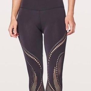 SOLD Lululemon Reveal Tight Precision “Disco”